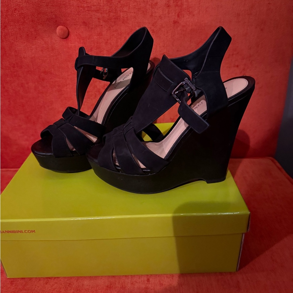 Gianni Bini Black Wedge Sandals